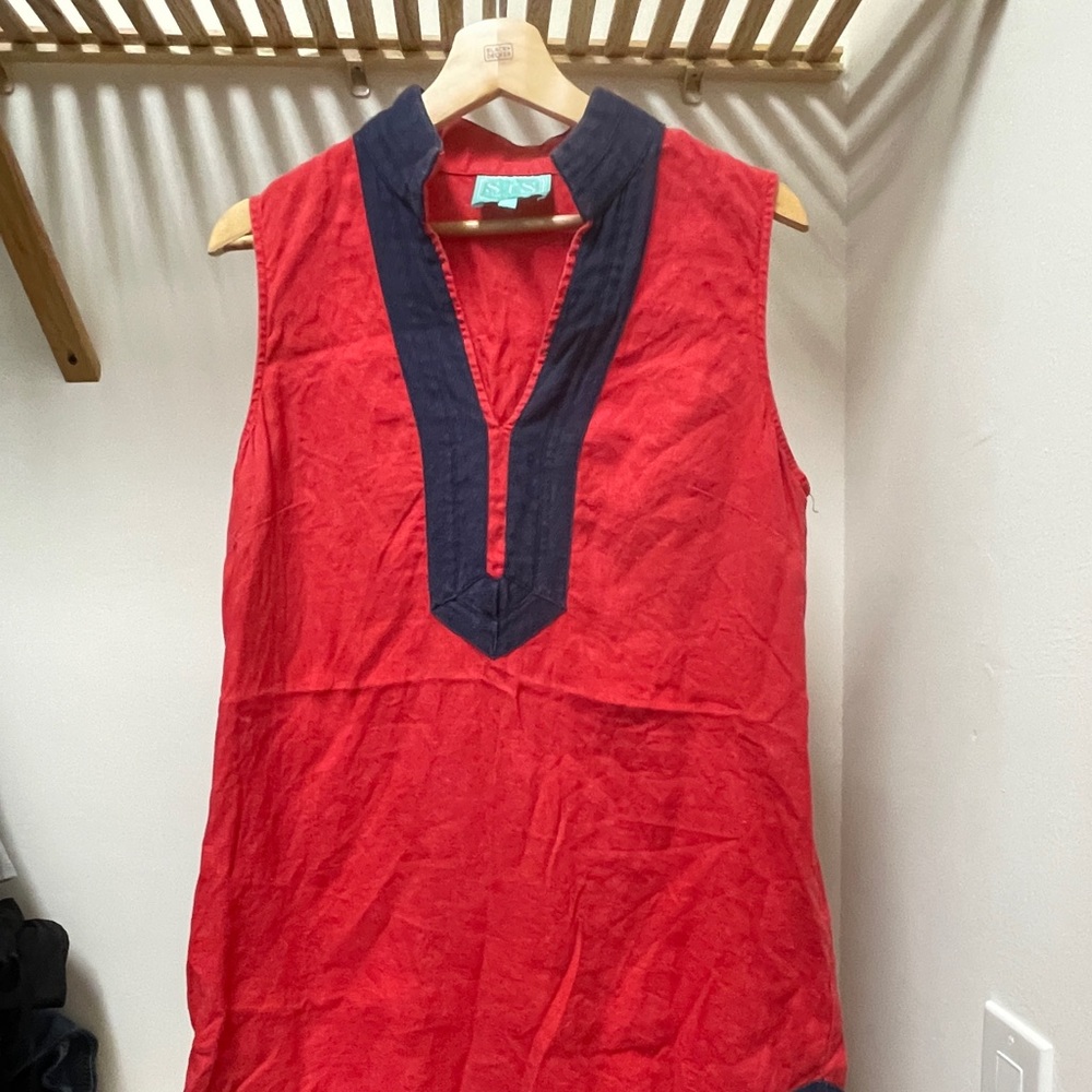 Sail to sable Read and navy blue sleeveless dress. Classic!